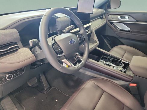 New 2026 Ford Explorer Platinum RWD image 35