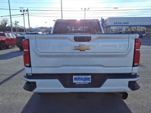 Used 2025 Chevrolet Silverado 2500 High Country w/ Z71 Off-Road Package image 5