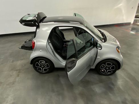 Used 2019 smart fortwo electric drive image 44