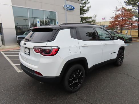 Used 2022 Jeep Compass Altitude w/ Sun and Sound Group image 5