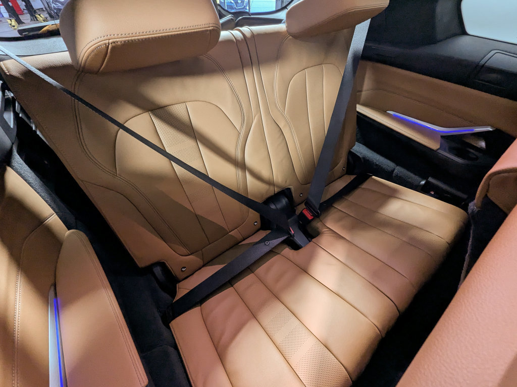 Used 2021 BMW X7 xDrive40i w/ Executive Package AWD/4WD image 44