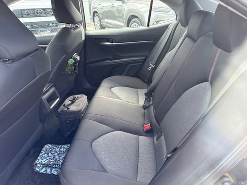 Used 2018 Toyota Camry LE FWD image 10