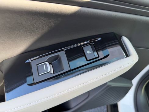 Used 2025 Honda Accord Touring image 11