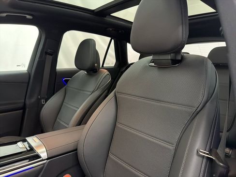 Used 2026 Mercedes-Benz GLC 300 image 13