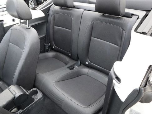Used 2013 Volkswagen Beetle 2.5 image 7