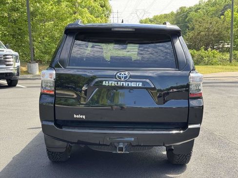 Used 2022 Toyota 4Runner SR5 Premium w/ Moonroof Package RWD image 23