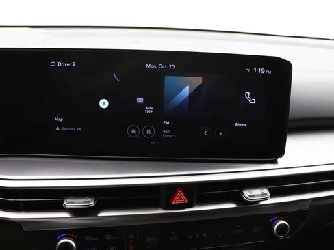 Used 2024 Kia Sorento S image 19