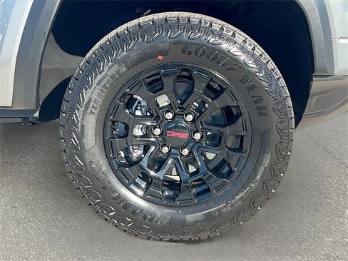 New 2026 GMC Canyon Elevation w/ Convenience Package image 19