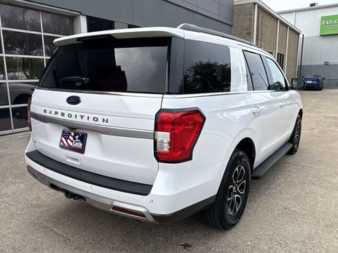 Used 2024 Ford Expedition XLT image 13