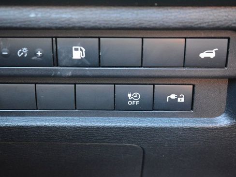 Used 2023 Mitsubishi Outlander SE image 19