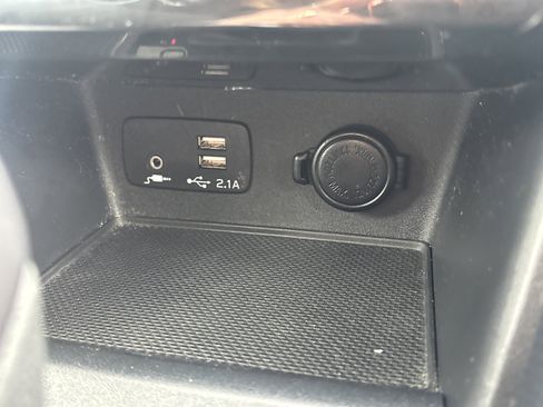 Used 2022 Subaru Forester Limited image 29