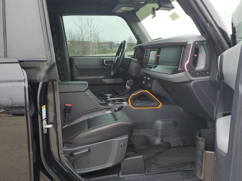 Used 2023 Ford Bronco Badlands image 37