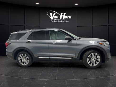 Used 2025 Ford Explorer Active w/ Active Comfort Package AWD/4WD image 8