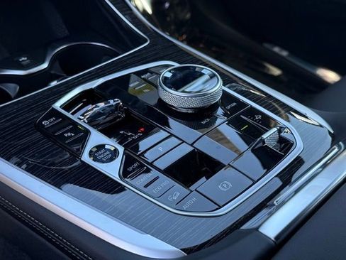 New 2026 BMW X7 xDrive40i w/ M Sport Package image 24