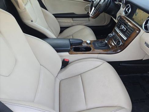 Used 2014 Mercedes-Benz SLK 250 image 19