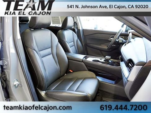 Used 2021 Nissan Rogue SL image 12