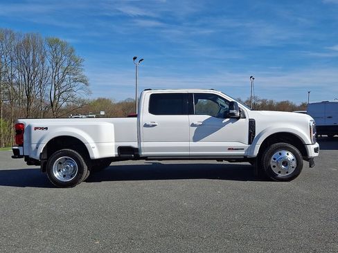 Used 2025 Ford F450 Platinum w/ FX4 Off-Road Package AWD/4WD image 7