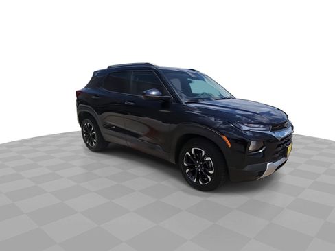 Used 2021 Chevrolet TrailBlazer LT FWD image 2