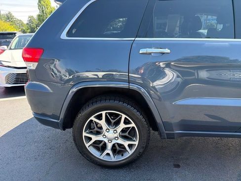 Used 2019 Jeep Grand Cherokee Overland AWD/4WD image 4