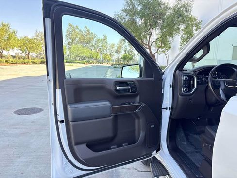 Used 2022 GMC Sierra 1500 Denali w/ Driver Alert Package II AWD/4WD image 19
