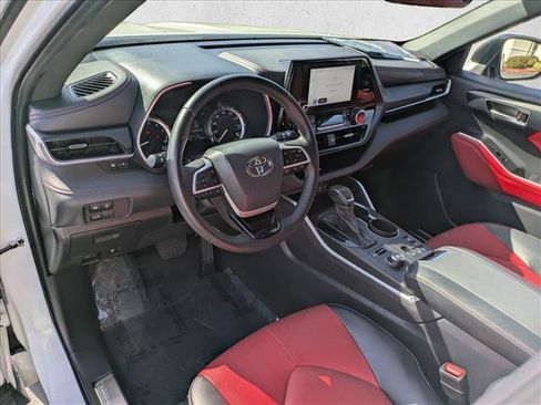 Used 2023 Toyota Highlander XSE AWD/4WD image 10