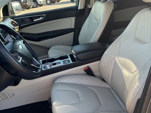 Used 2024 Ford Edge Titanium image 20