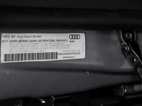 Used 2017 Audi R8 V10 w/ Carbon Exterior Package AWD/4WD image 40