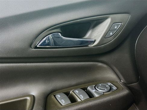 Used 2024 Chevrolet Equinox LT image 18