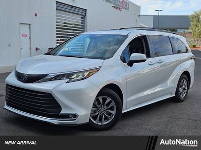 Used 2022 Toyota Sienna XLE
