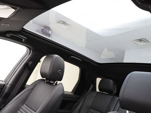 Used 2023 Land Rover Discovery Sport S image 17