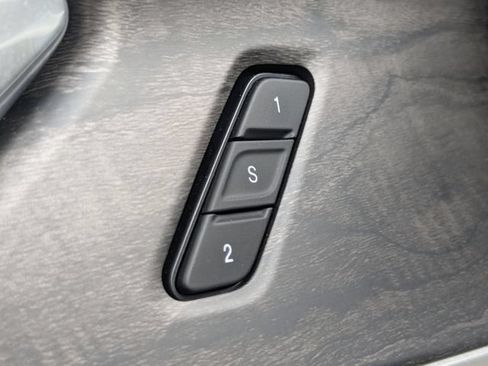 Used 2025 Jeep Grand Cherokee Limited RWD image 33