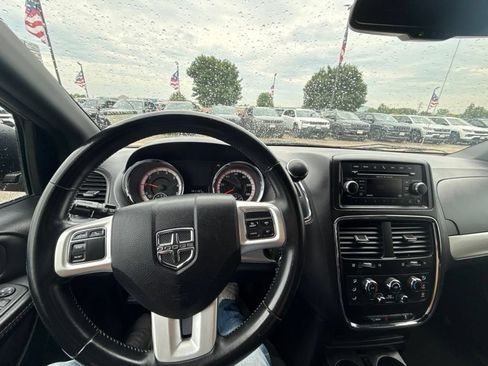 Used 2015 Dodge Grand Caravan SE w/ Quick Order Package 29E SE FWD image 18