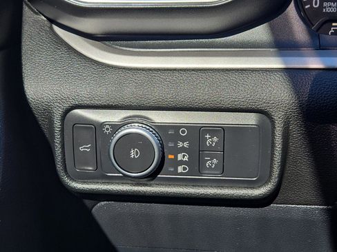 Used 2022 Ford Explorer XLT w/ Equipment Group 202A image 24