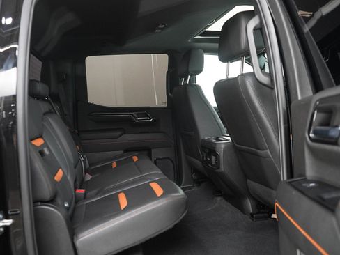 Used 2024 GMC Sierra 1500 AT4 w/ Technology Package AWD/4WD image 12