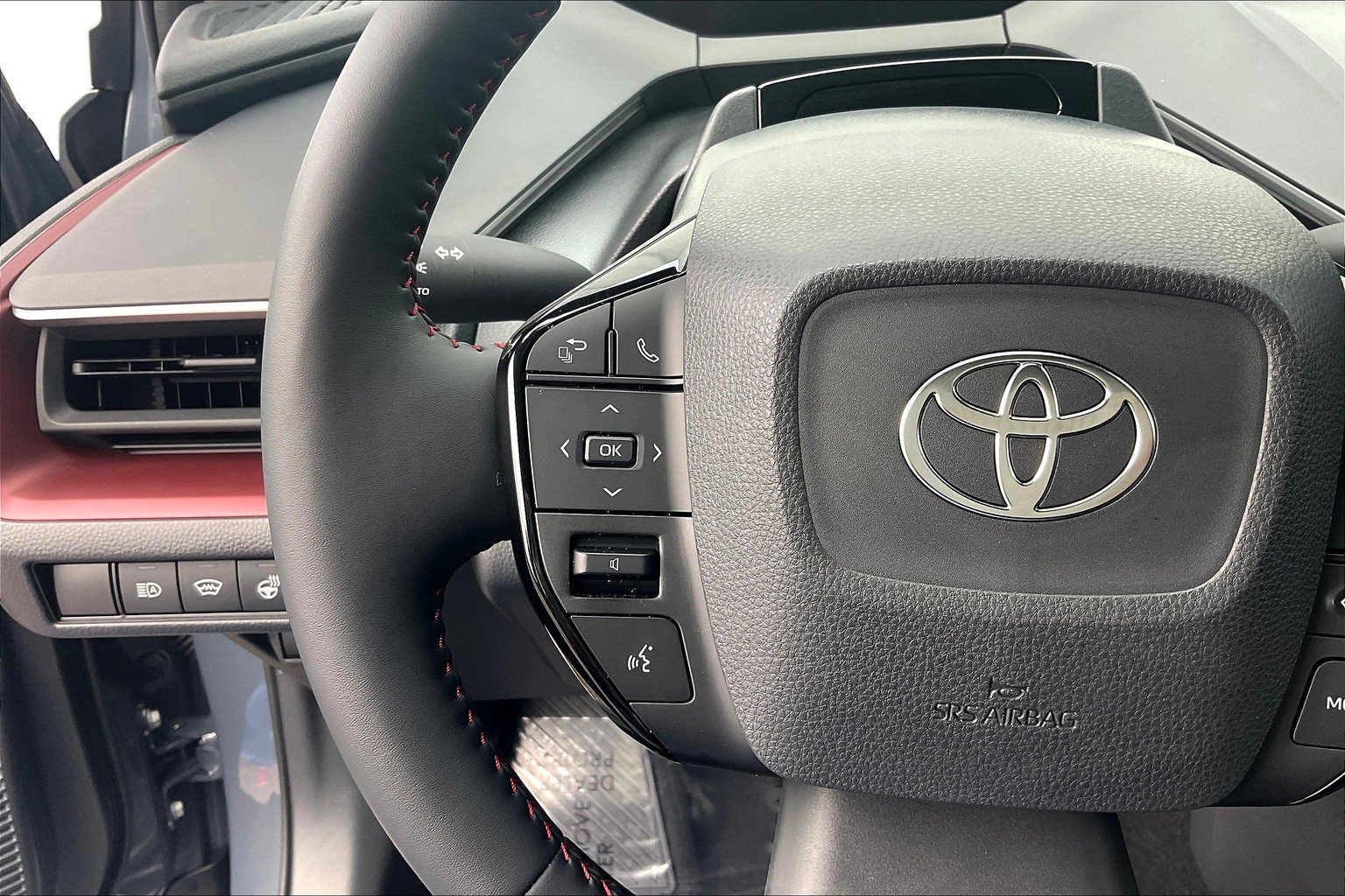 Used 2025 Toyota Prius Plug-In Hybrid w/ Limited Premium Package FWD image 18