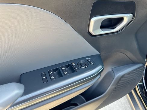 Used 2025 Kia K4 FWD image 13
