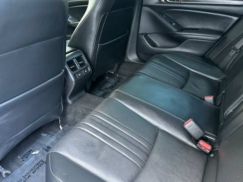 Used 2022 Honda Accord Touring image 9
