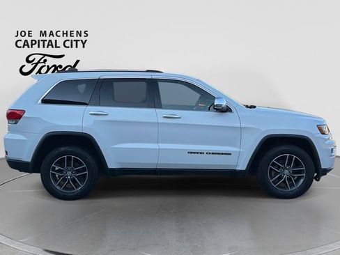 Used 2017 Jeep Grand Cherokee Limited AWD/4WD image 3