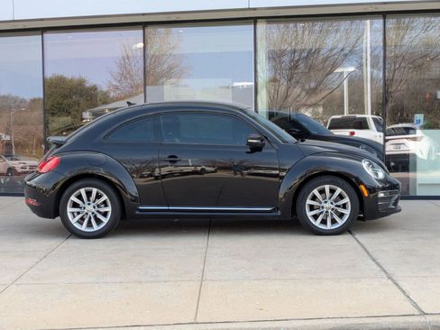 Used 2017 Volkswagen Beetle 1.8T SE image 8