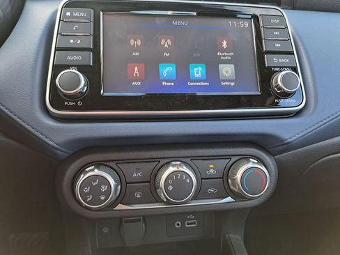 Used 2025 Nissan Versa SV w/ Trunk Package image 10