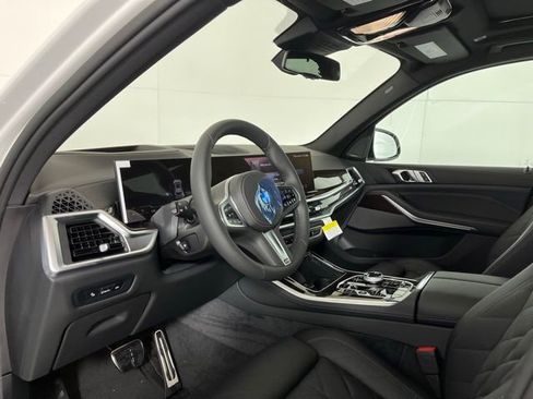 Used 2026 BMW X5 xDrive40i AWD/4WD image 9