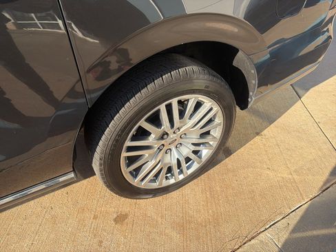 Used 2024 Ford Expedition Max Limited image 31