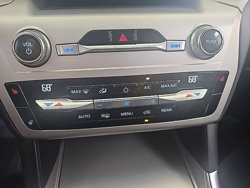 Used 2021 Ford Explorer XLT w/ Equipment Group 202A AWD/4WD image 26
