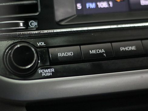Used 2017 Hyundai Elantra SE w/ SE A/T Tech Package 03 FWD image 24