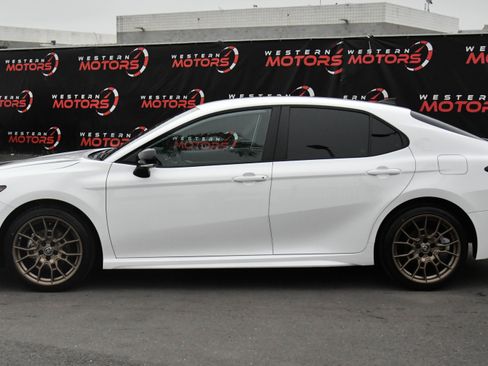 Used 2024 Toyota Camry SE w/ Convenience Package image 4