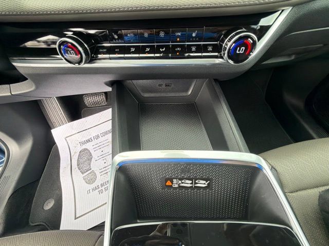 New 2027 Chevrolet Equinox LT w/ Convenience Package II FWD image 41