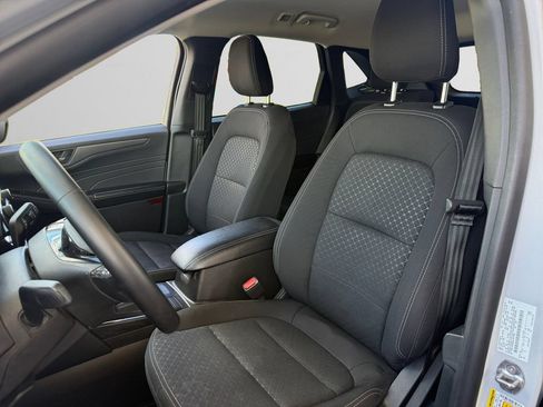 Used 2025 Ford Escape Active w/ Cold Weather Package FWD image 17