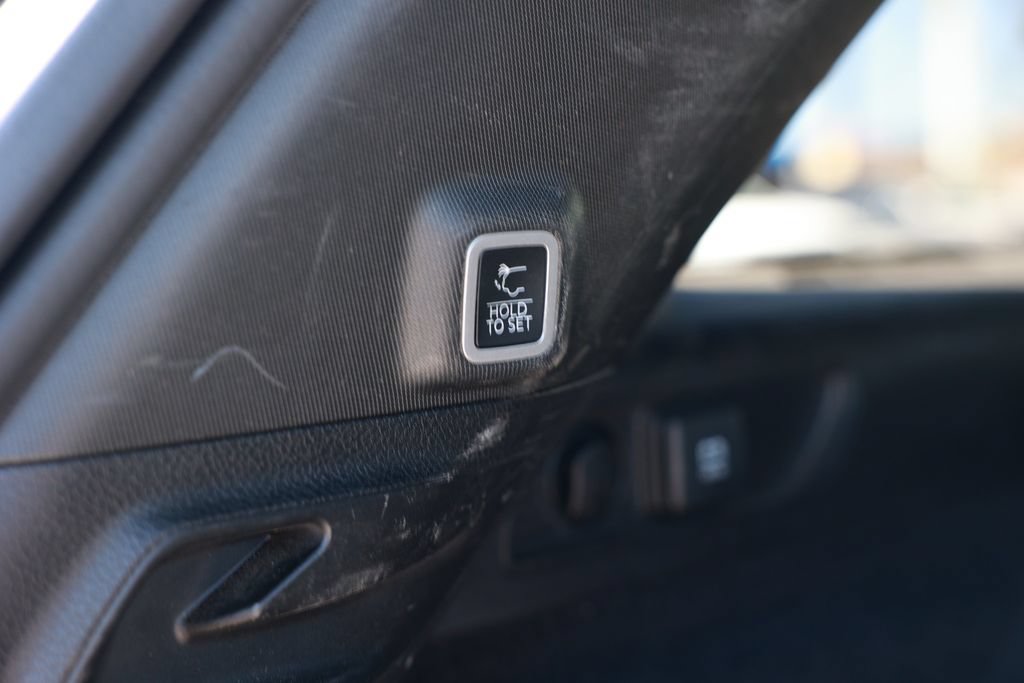 Used 2023 Jeep Grand Cherokee Summit w/ Luxury Tech Group V AWD/4WD image 44
