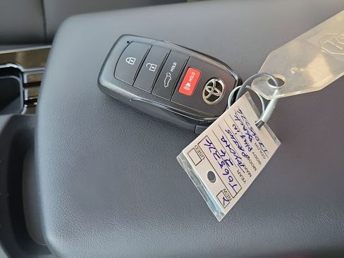 New 2026 Toyota Prius Plug-In Hybrid FWD image 38