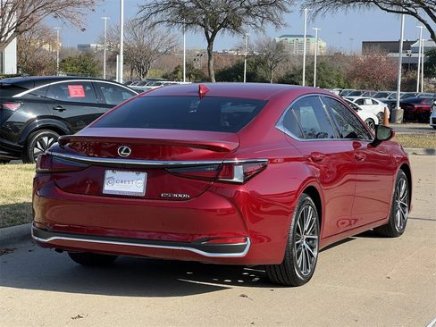 Used 2023 Lexus ES 300h w/ Premium Package image 4